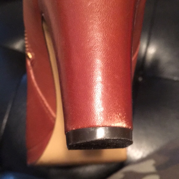 Cognac coloured booties barley worn with very little wearing on boot - Picture 2 of 3